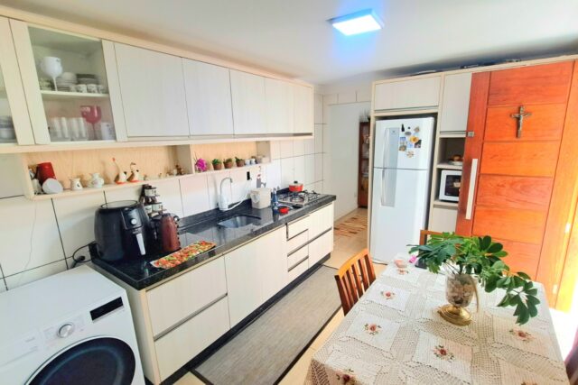 Apartamento para Venda com Sala e Cozinha integrada com armários planejados, possui 02 dormitórios não centro de Itajaí próximo da Univali .