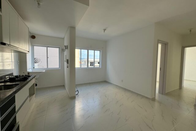 Apartamento com 02 dormitórios bairro Sao Vicente, prédio com elevador
